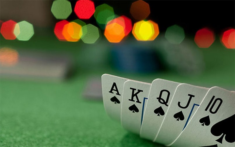 Ván bài Poker trải qua 4 vòng cược